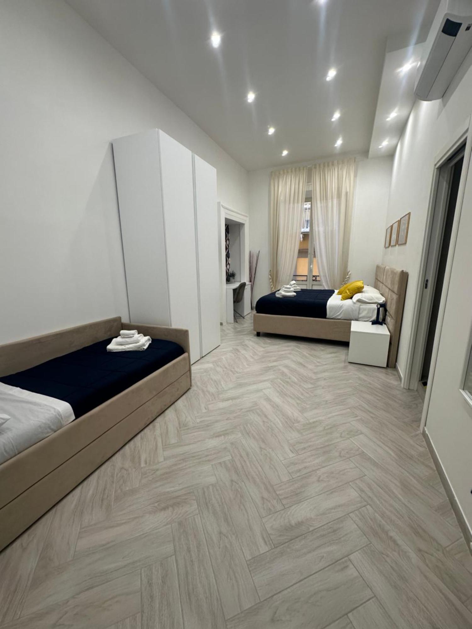 Flo' Hotell Neapel Exteriör bild