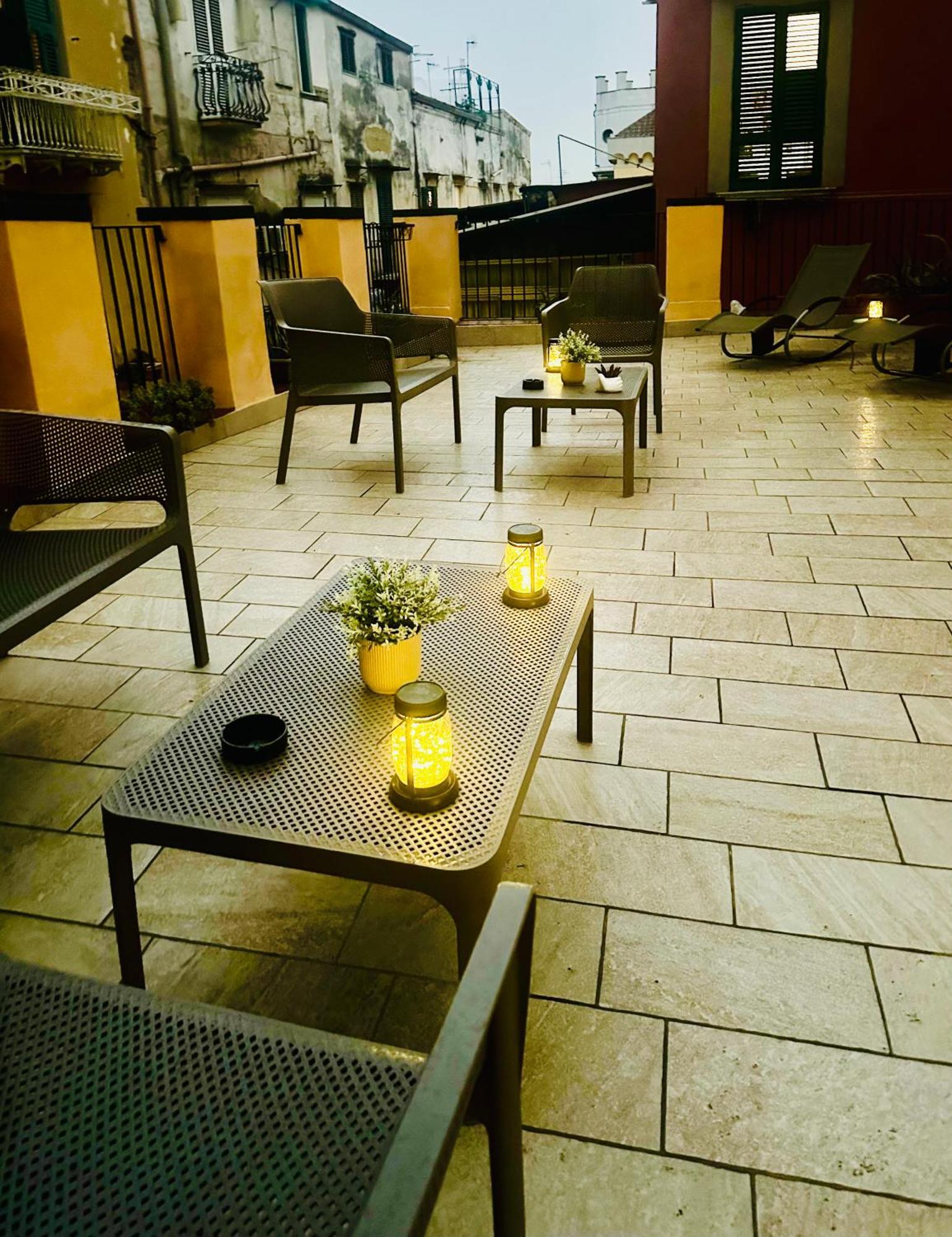 Flo' Hotell Neapel Exteriör bild